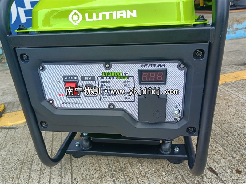 2024年6月28日，客戶到店自提一臺3KW汽油變頻發(fā)電機(jī)