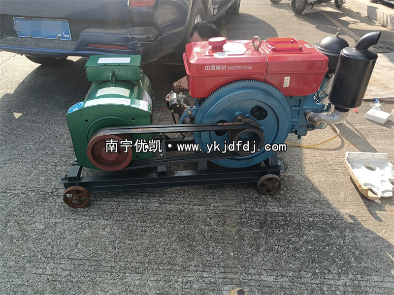 2024年10月21日，客戶到店自提20KW單缸柴油發(fā)電機(jī)組